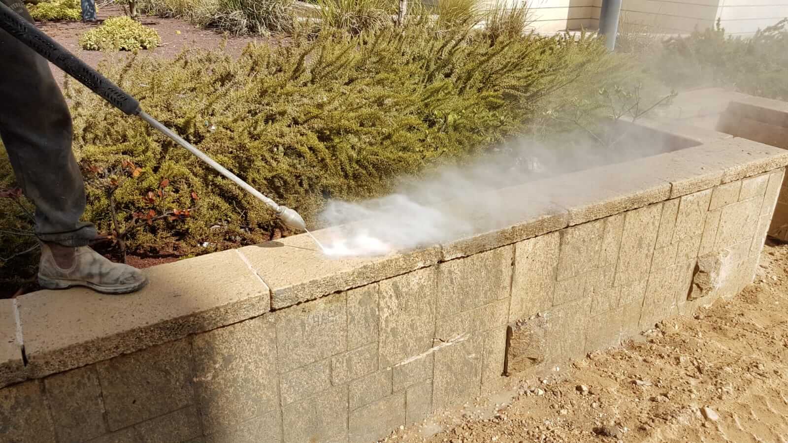 ניקוי בטון מאבן בשיטת לחץ מים גבוה